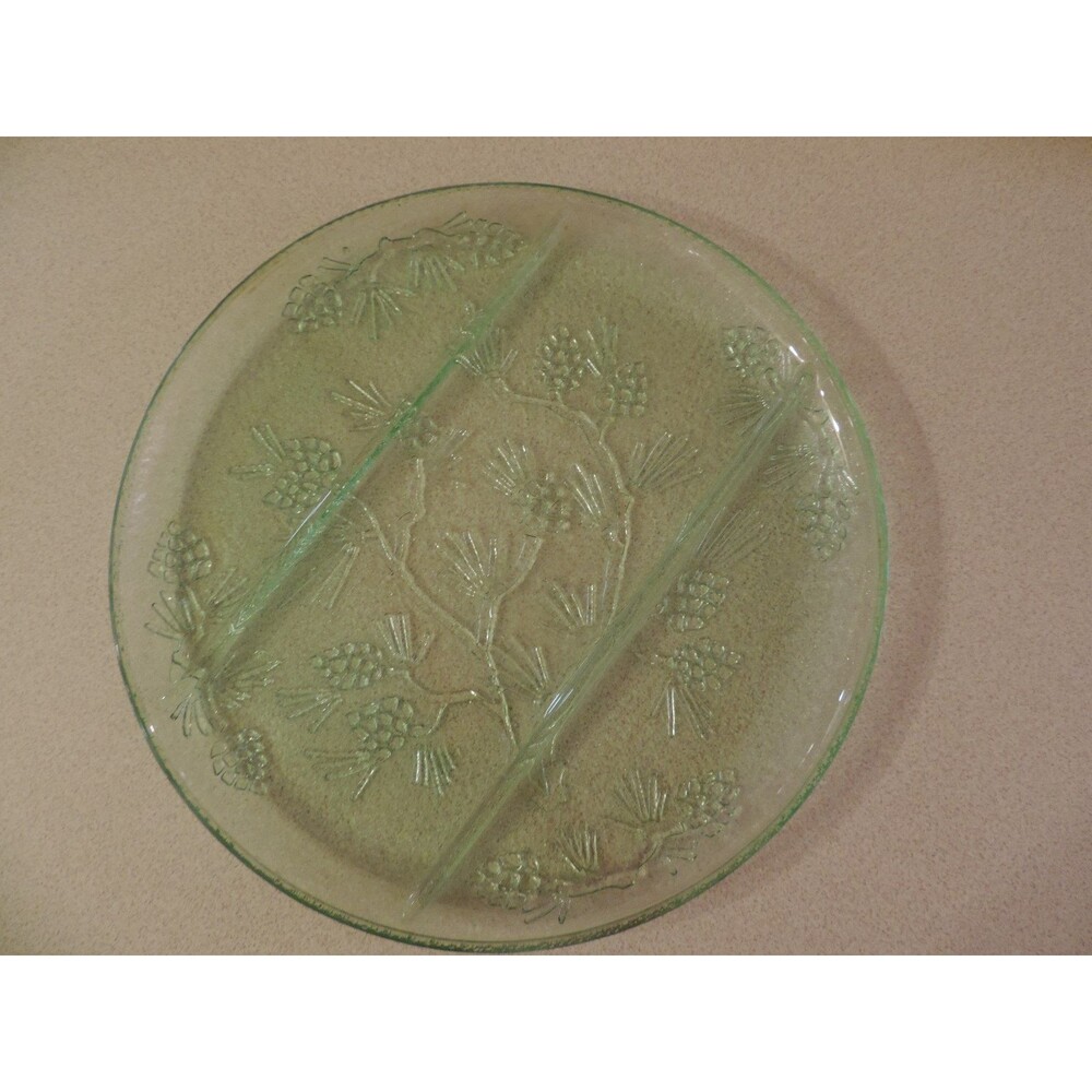 Tiara Platter Ponderosa Pine Divided Serving Platter Green 13" measured back